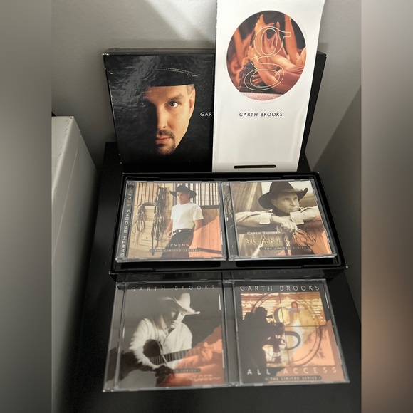 Garth Brooks The Limited Series Box Set- incomplete set- MISSING a CD! - Picture 2 of 5